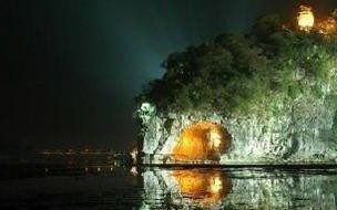 中秋佳节皓月当空是什么古诗 中秋哪里可见皓月当空